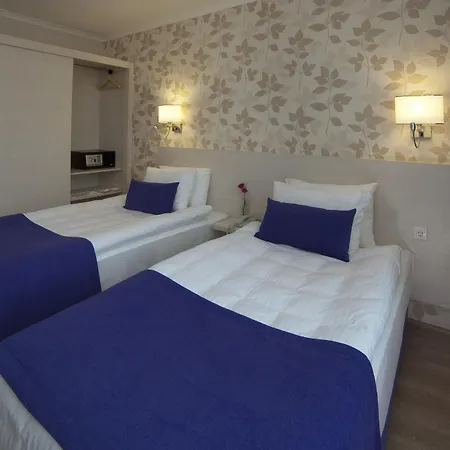 Walk In Hotel 3*