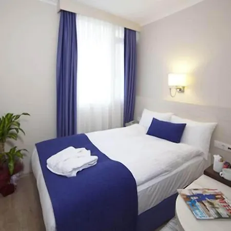 Walk In ホテル イズミル